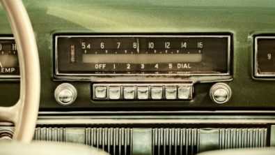 Vom Autoradio in den 20er Jahren bis zur Audioanlage mit Navi und Internet