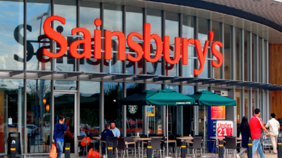 Sainsbury’s ist der erste Supermarkt in Großbritannien, der eine Reihe exklusiver Schallplatten auf den Markt bringt